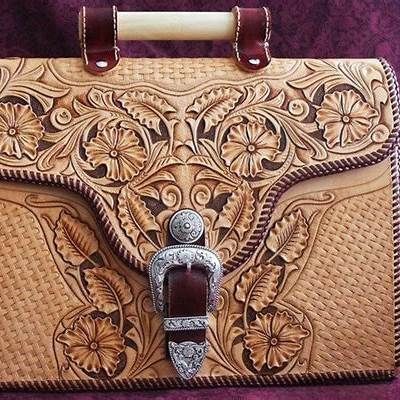 W_RENAISSANCE RENAISSANCE / Artisanat du cuir