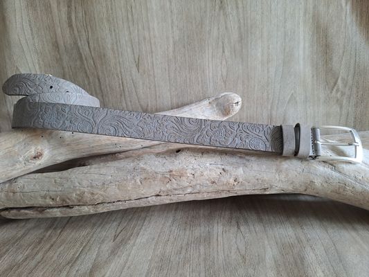 CEINTURE EN CUIR ARTISANAL DE TAUREAU