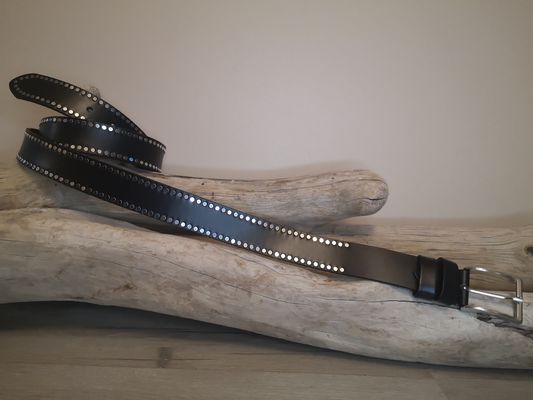 CEINTURE EN CUIR POUR HOMME CLOUTEE NOIRE