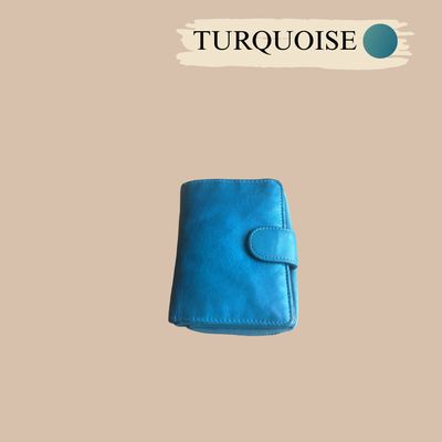 Des porte monnaies en cuir lavé