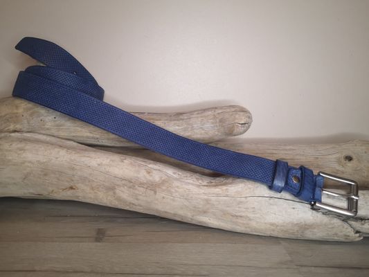 CEINTURE TENDANCE PERFOREE POUR HOMME EN CUIR DE TAUREAU DE 4CM