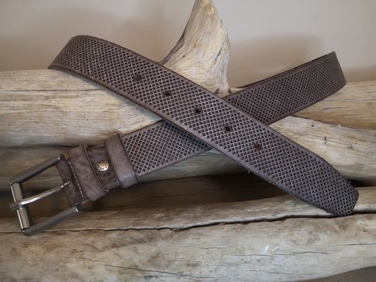 CEINTURE TENDANCE PERFOREE POUR HOMME EN CUIR DE TAUREAU DE 4CM