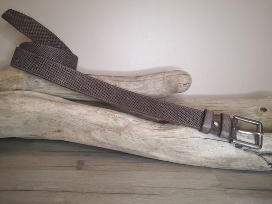 CEINTURE TENDANCE PERFOREE POUR HOMME EN CUIR DE TAUREAU DE 4CM