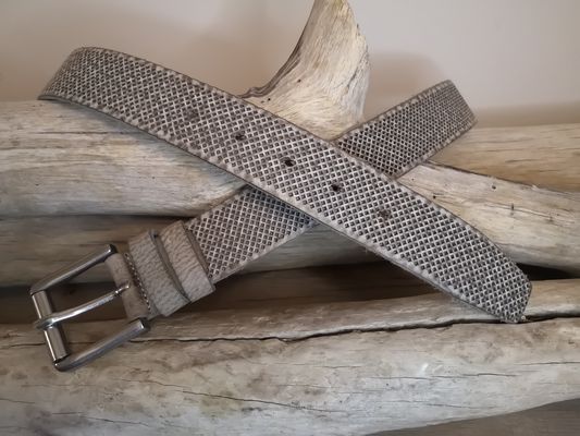 CEINTURE TENDANCE PERFOREE POUR HOMME EN CUIR DE TAUREAU DE 4CM