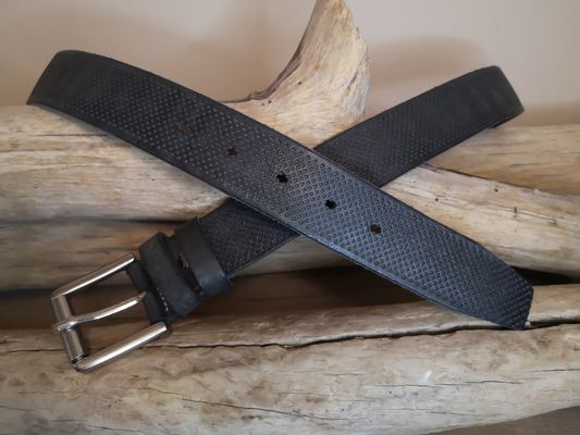 CEINTURE TENDANCE PERFOREE POUR HOMME EN CUIR DE TAUREAU DE 4CM