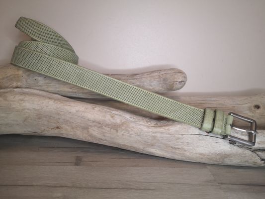 CEINTURE TENDANCE PERFOREE POUR HOMME EN CUIR DE TAUREAU DE 4CM