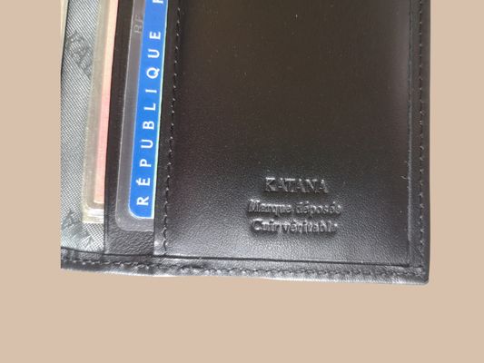 PORTE PASSEPORT EN CUIR LISSE