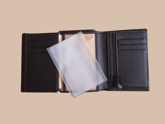 Portefeuilles en cuir grainé.